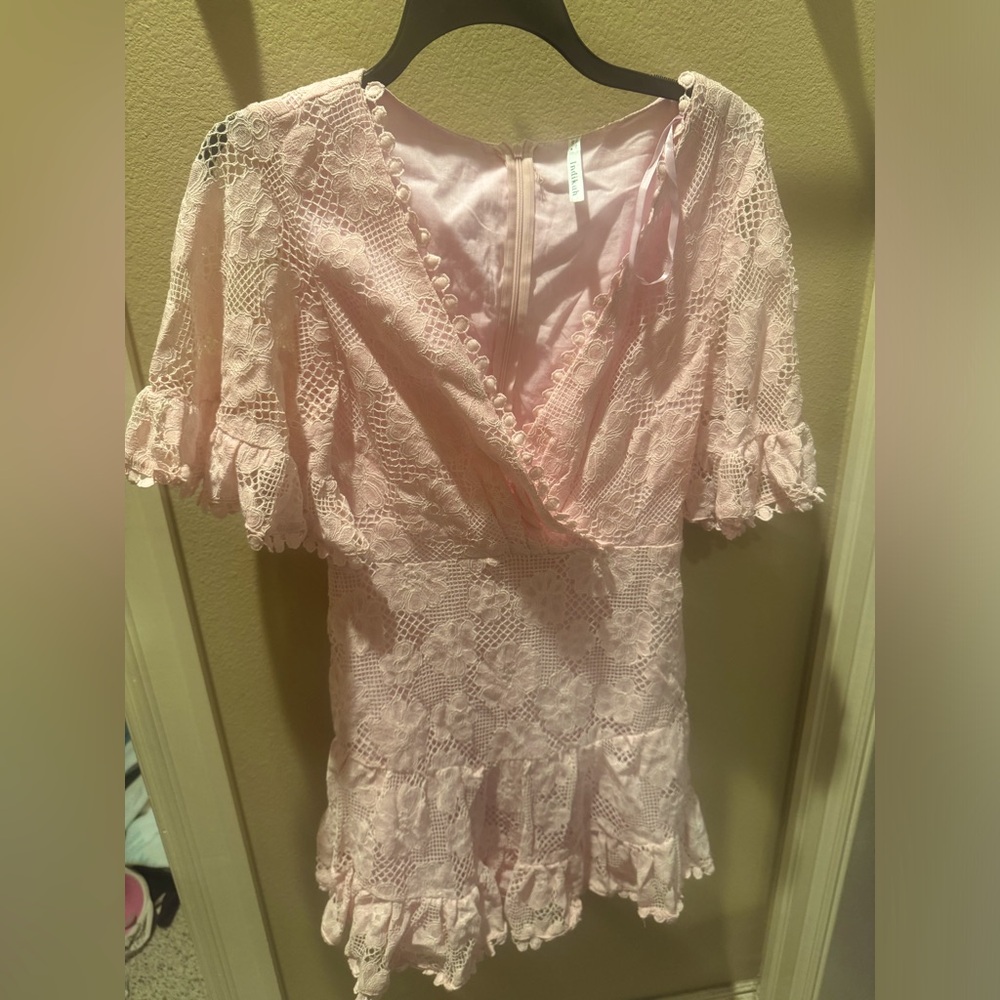 Selfie Leslie | light pink lace trim dress